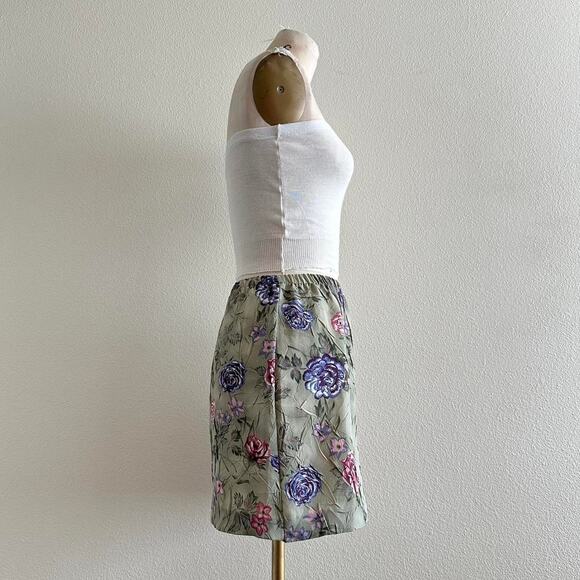 handmade sage green floral crinkle mini skirt - Picture 2 of 9